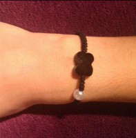 Pulsera ajustable de macramé nudos estilo shamballa hecha a mano